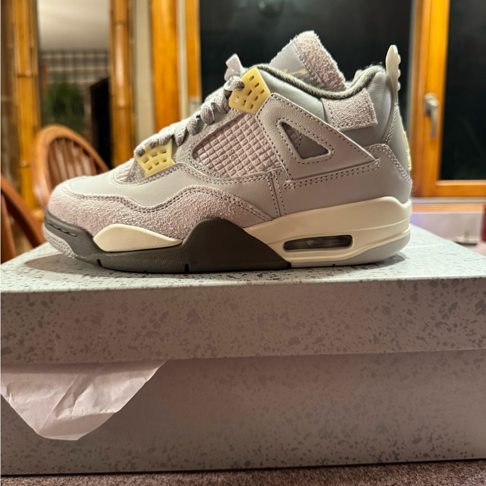 Jordan Air 4 Retro SE CRAFT PHOTON DUST Size 5 Brand New
